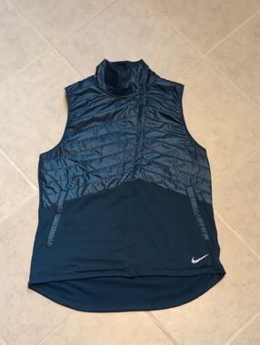 Nike Running Lightweight Sleeveless Quilted Hybrid Vest